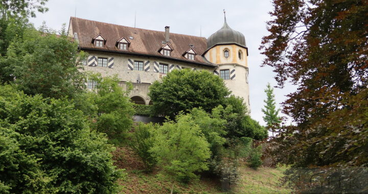 DeuringSchlossle Castle above the Roman Theatre