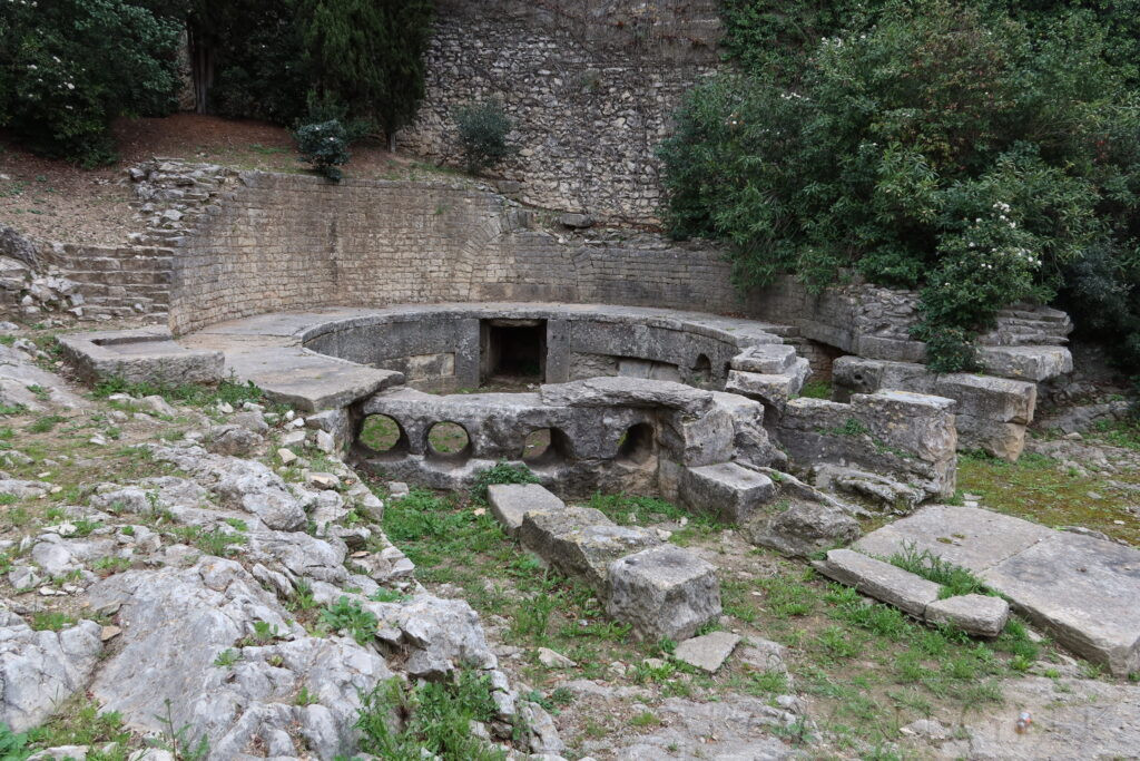 Castellum Divisorum, Nimes