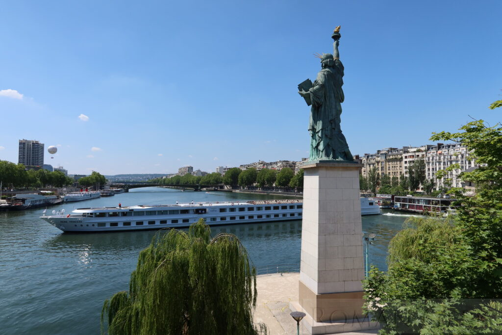 Statue of Liberty, Pont de Grenelle, Isle au Cygnes, Paris