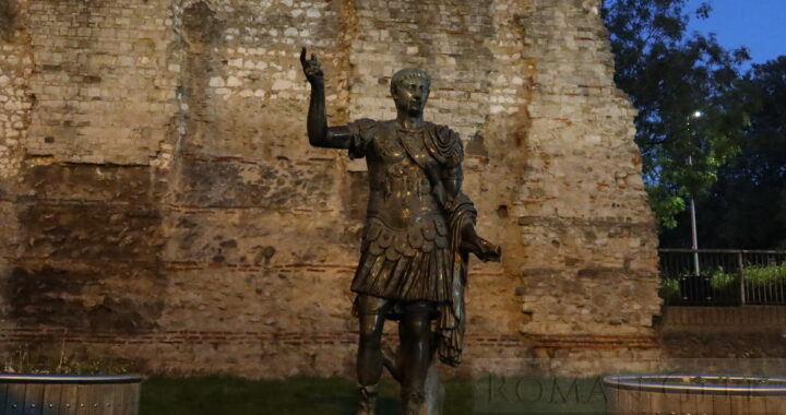 Statue of Trajan, Tower Hill