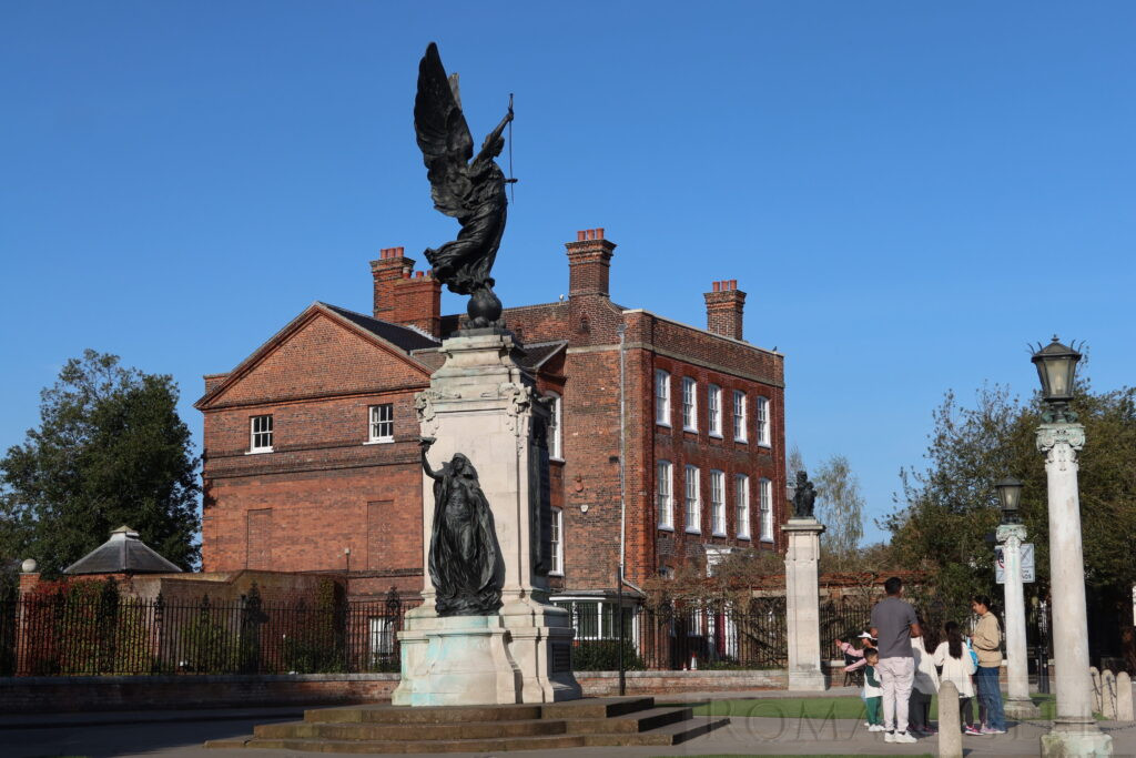 Colchester War Memorial